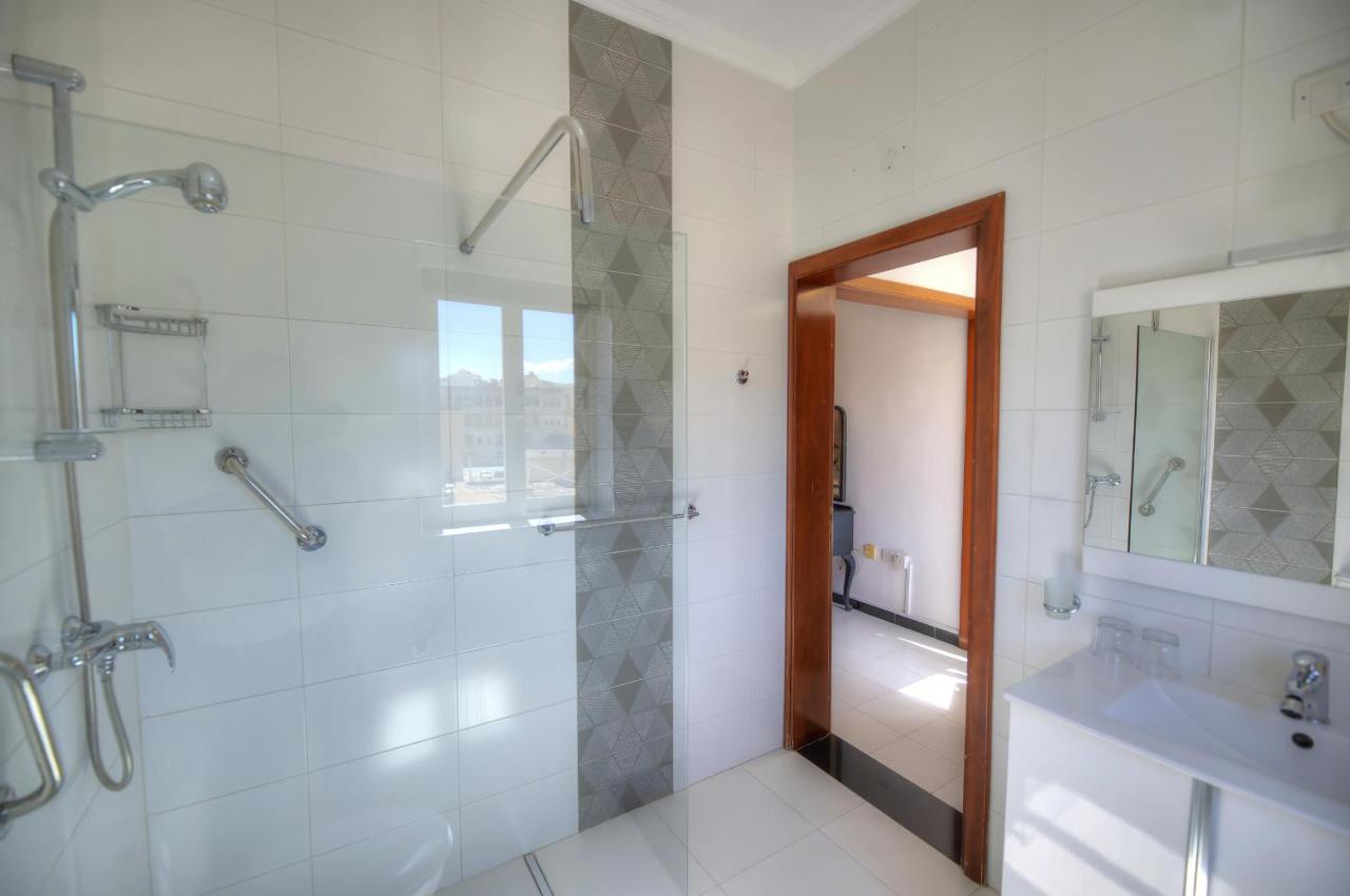 Beautifully Furnished Seafront 4 Bedrooms Goslm-4 Sliema Exteriör bild